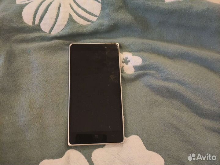 Телефон Nokia Limua 830