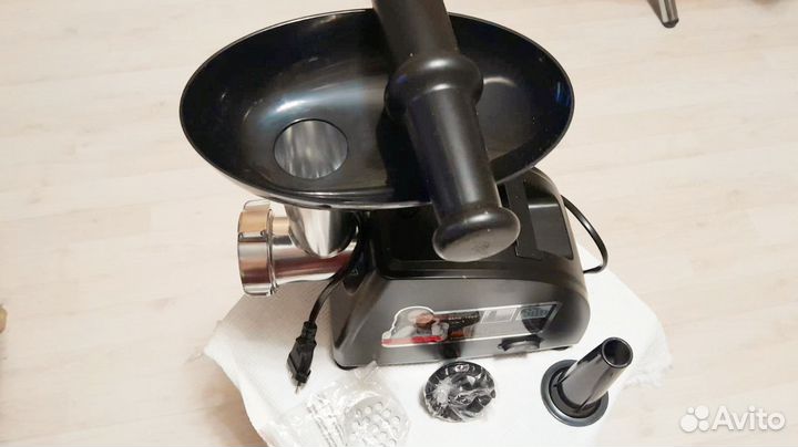 Электромясорубка новая