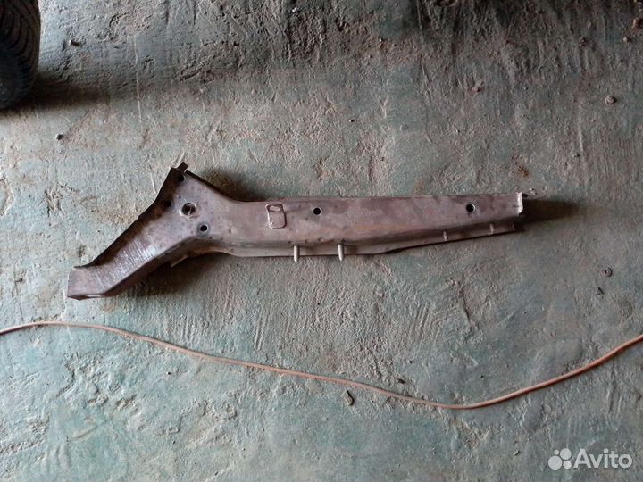 Лонжерон волга