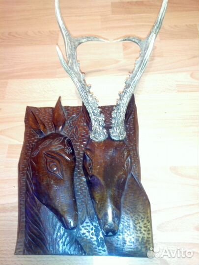 Рога на картине ручной работы