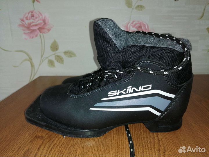 Лыжные ботинки