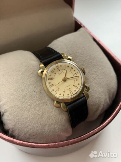 Часы женские заря механика