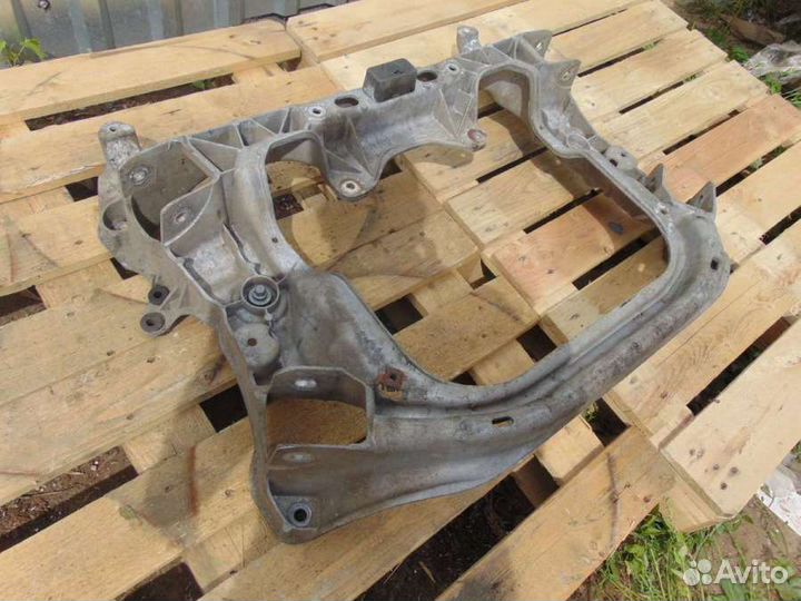 Балка подвески передняя (подрамник) A2206280257 Me