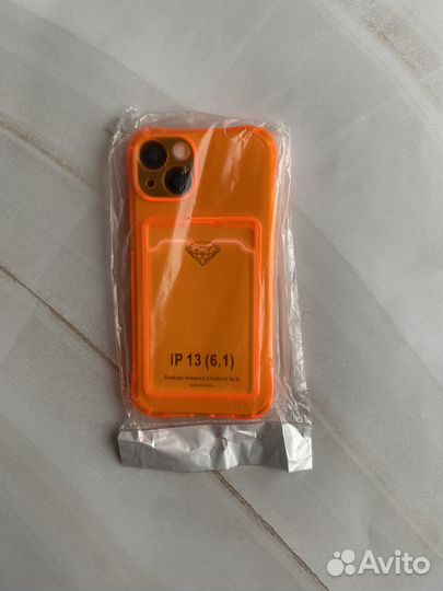 Чехол на iPhone 13