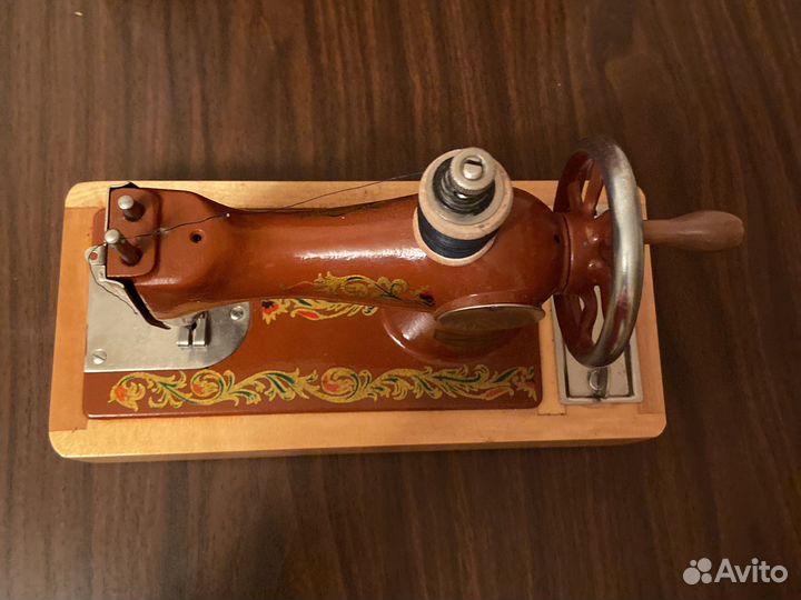 Детская швейная машинка СССР