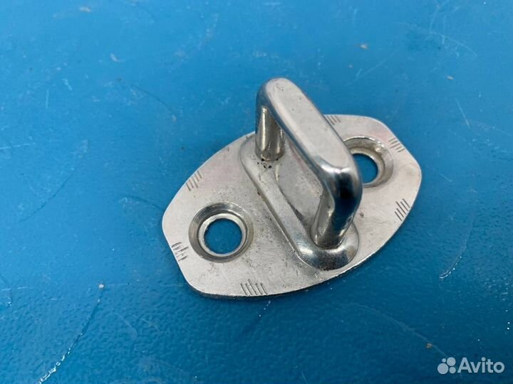 Б/У ответная часть замка двери задний правый Audi