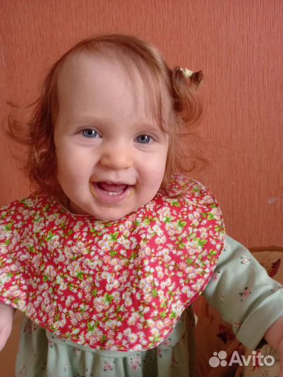 Флажки, игрушки и нагрудники ручной работы