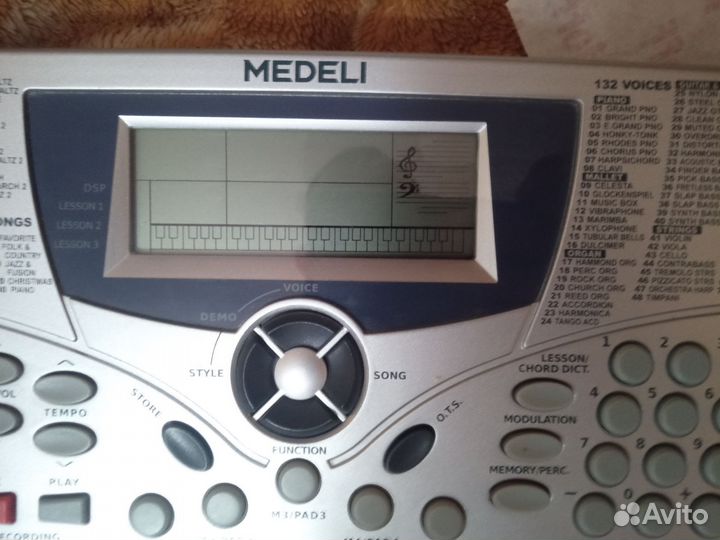 Синтезатор medeli mc37A