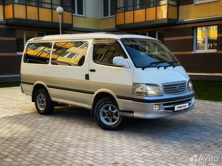 Toyota Hiace 3.0 AT, 2000, 350 000 км