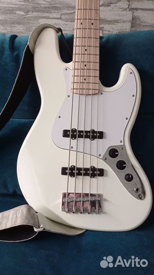 Бас гитара 5 струн