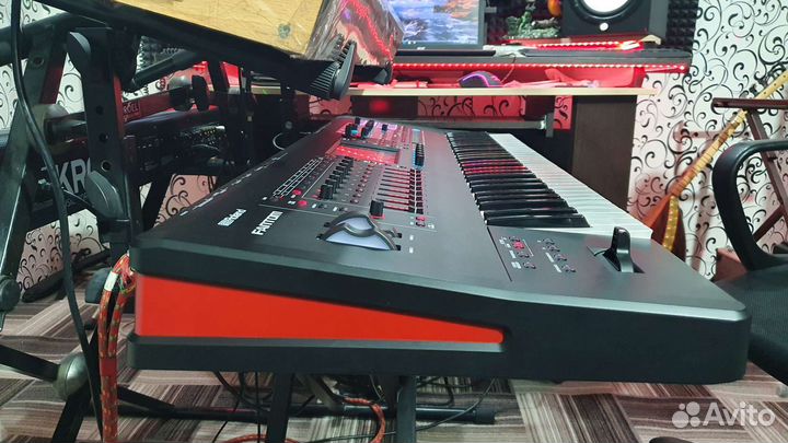 Синтезатор roland fantom 6