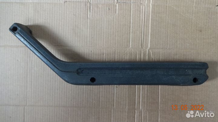 Ручка-подлокотник передней правой двери ваз 2103