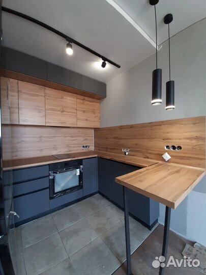 Кухня угловая с барной стойкой