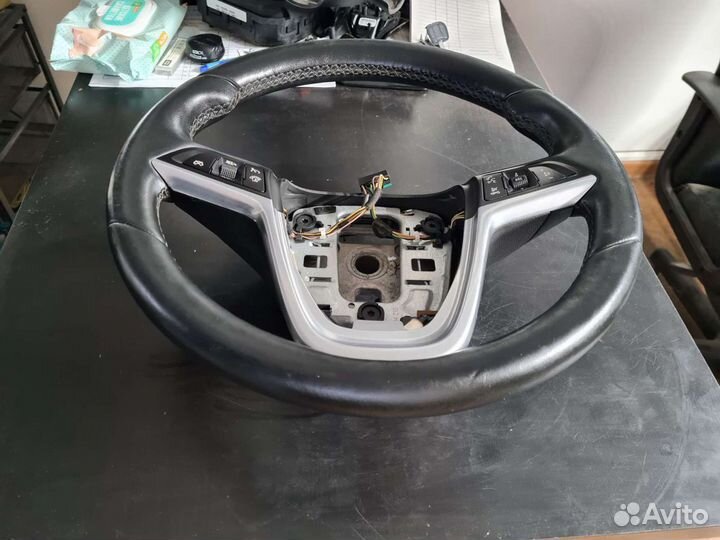 Руль с обогревом Opel Astra J