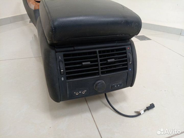 Подлокотник Bmw X5 E53 M62 2001