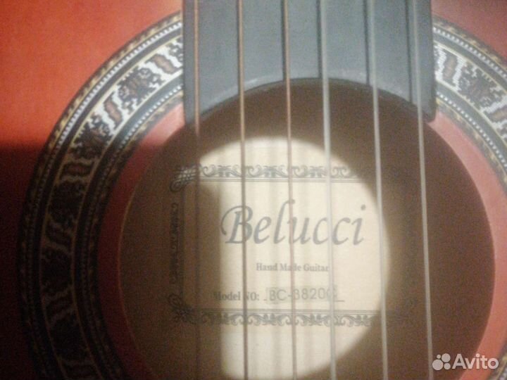 Акустическая гитара