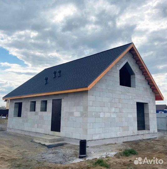 Строительство дачных домов. Бригада строителей