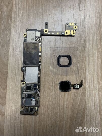 Материнская плата на iPhone 6s 64 гб