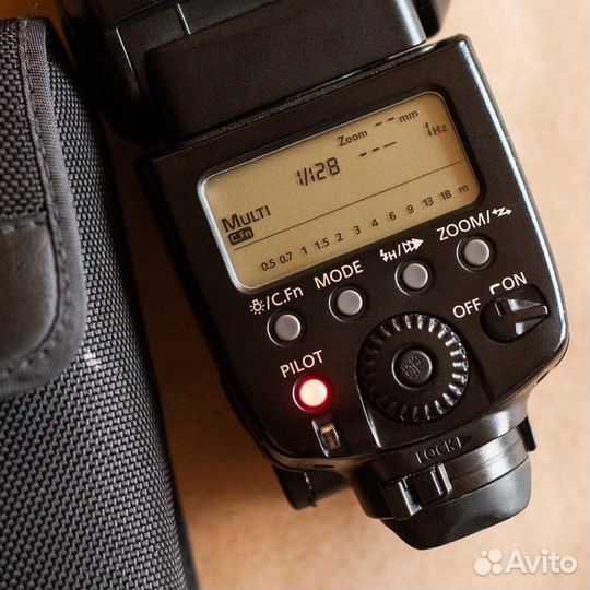 Вспышка камеры Canon speedlite 580ex II