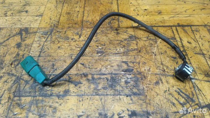 Датчик детонации Skoda Superb 2012