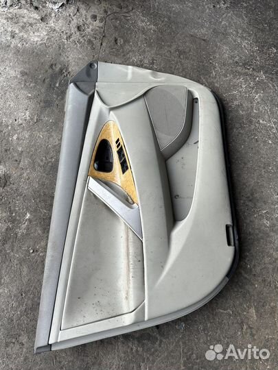 Toyota camry 40 обшивка водительской двери