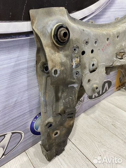 Подрамник Балка подмоторная renault megane 3