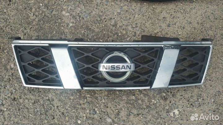 Продам решётку радиатора на nissan X-trail Т31