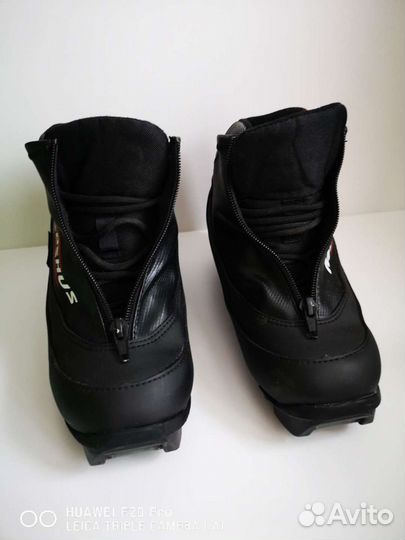 Лыжные ботинки классические