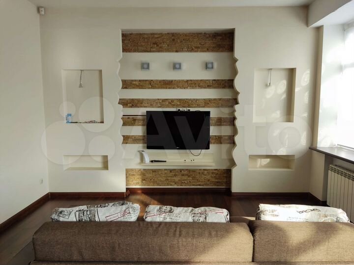 3-к. квартира, 94 м², 8/8 эт.