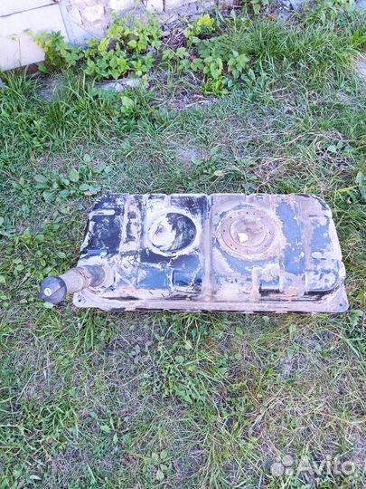 Бак топливный