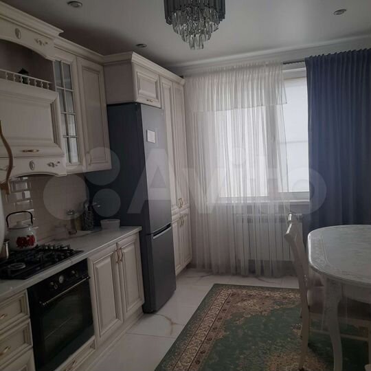 2-к. квартира, 65 м², 2/10 эт.