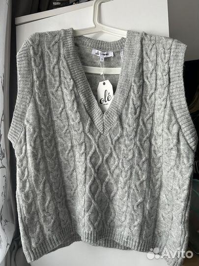 Жилет вязаный женский