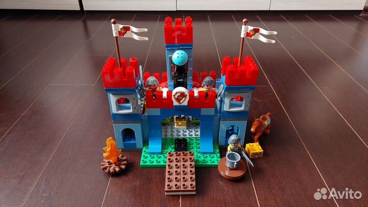 Набор Lego duplo Королевский замок 10577