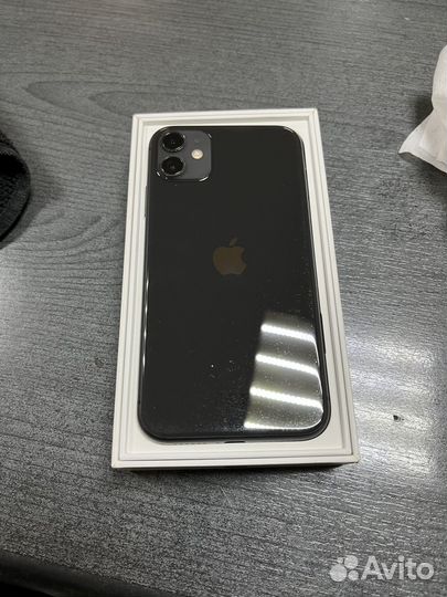iPhone 11, 64 ГБ