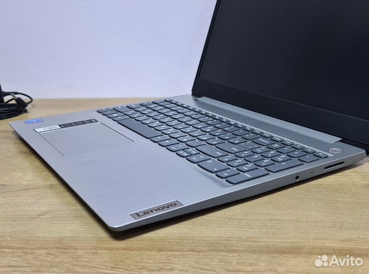 Ноутбук Lenovo