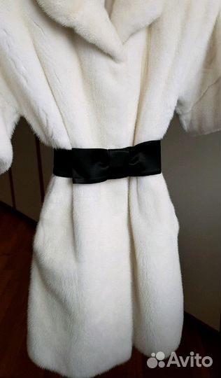 Шуба норковая белая