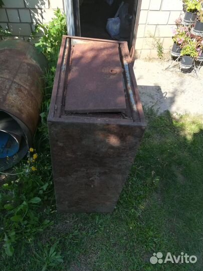 Металлический ящик(ларь)
