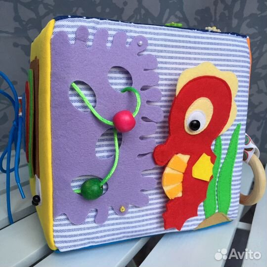 Развивающий кубик ручной работы