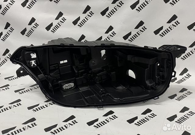 Правый корпус фары Volvo XC90 II 2014-2019 3 блока