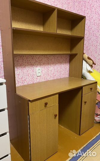 Письменный стол