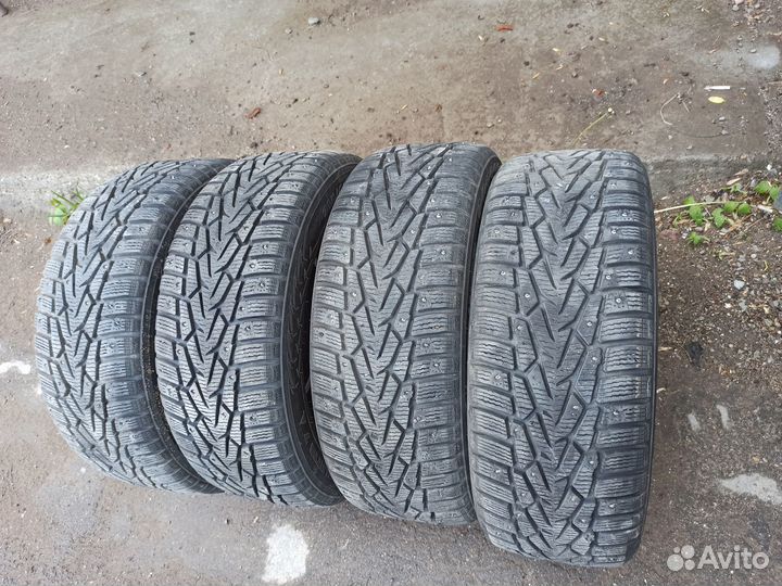Nokian Tyres Hakkapeliitta 7 215/60 R16 99T