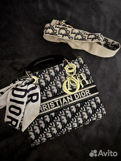 Сумки женские Guess, Christian Dior, Calvin Klein