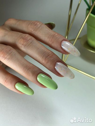 Маникюр с покрытием гель лак. Модель
