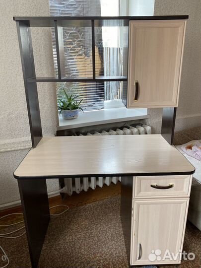 Письменный стол