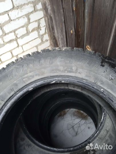 Bridgestone Ice Cruiser 7000 215/60 R16