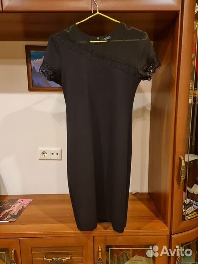 Платье деловое / офисное / повседневное 42 44 р