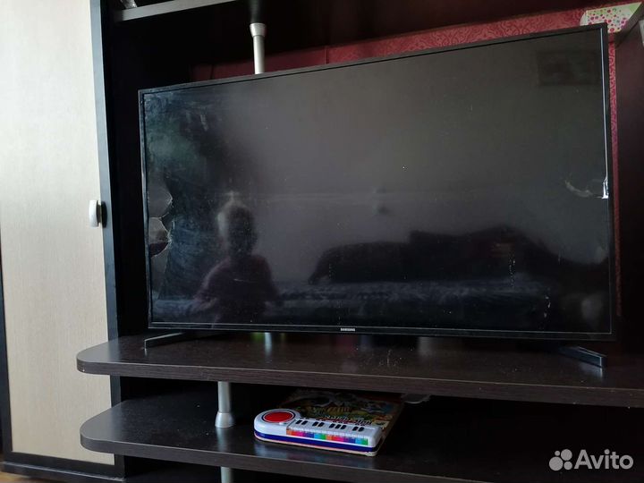Телевизор samsung