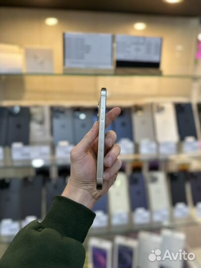 iPhone 15 Pro, 128 ГБ