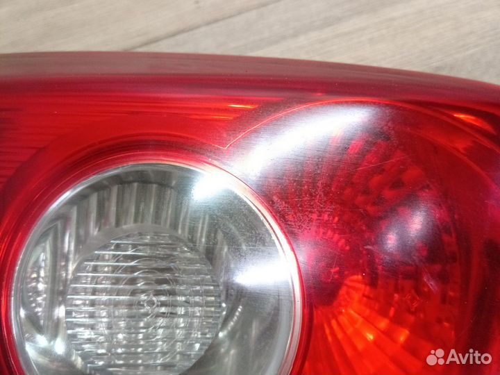 Фонарь задний внутренний левый Chevrolet lacetti