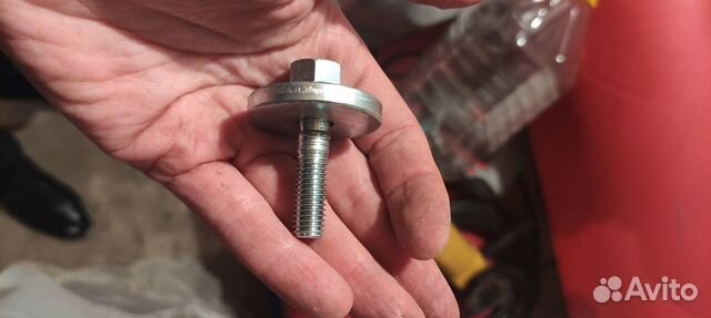 Болт шруса/болт ступицы volvo Новый